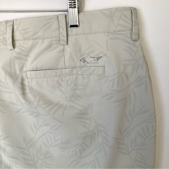 Greg Norman Golf Shorts Size 42 Leaves Botanical - Picture 5 of 6